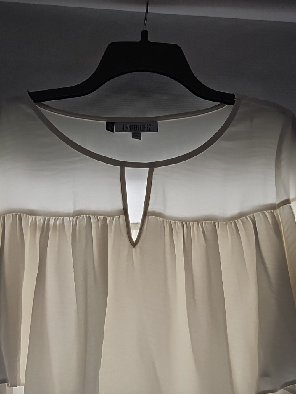 Jennifer Lopez Cream Keyhole Peasant Blouse